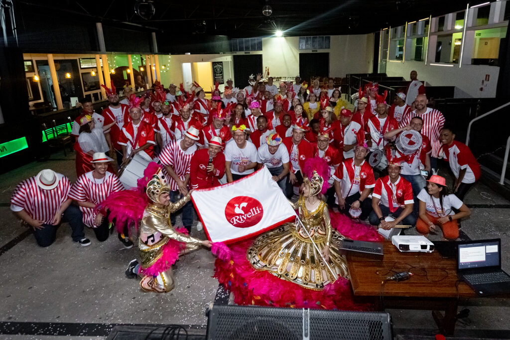 Treinamento com bateria de escola de samba