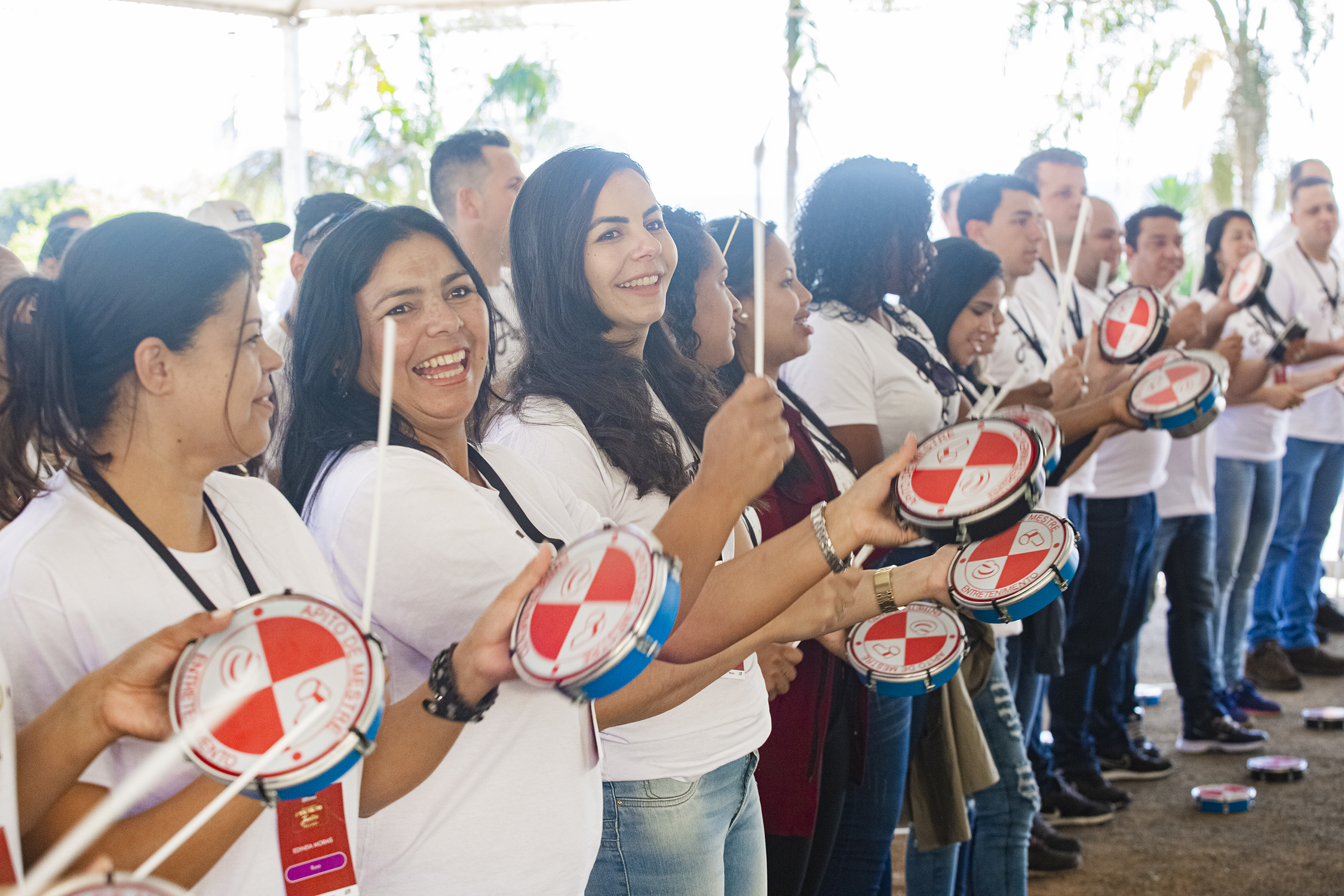 Endomarketing com música: ideias para engajar equipes em eventos internos e fortalecer a cultura