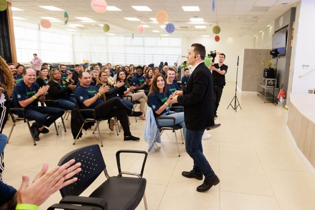 NR-1 e saúde mental no trabalho: como empresas podem criar experiências de bem-estar e pertencimento